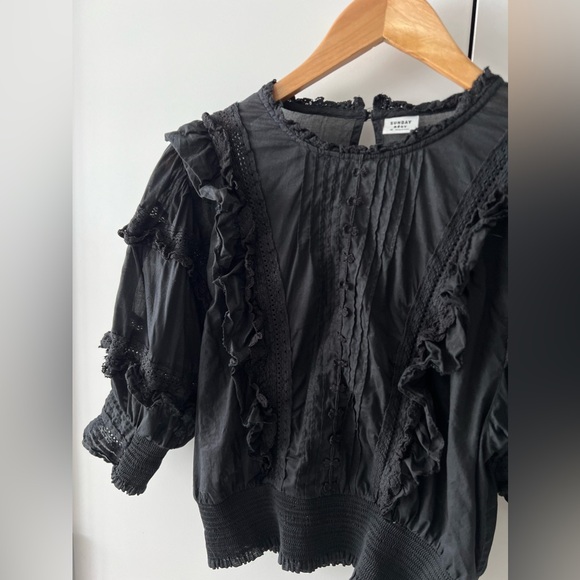 *SOLD LOCAL* ARITZIA SUNDAY BEST | Black blouse - Picture 3 of 3